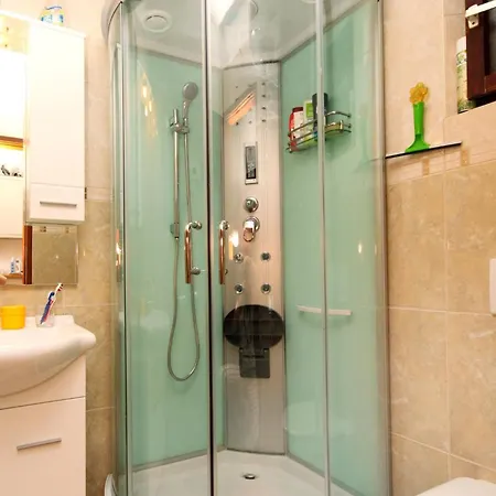 Artatore 2509a 公寓 *